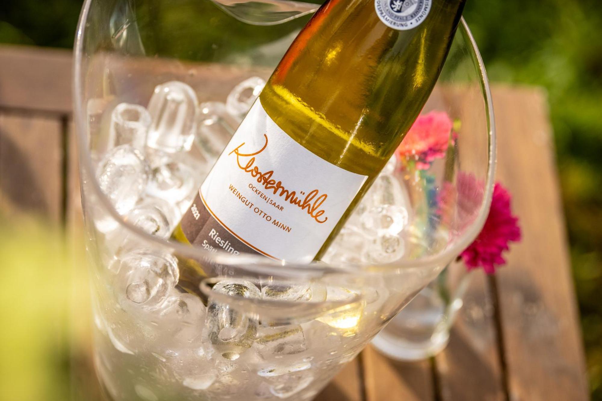 Weinhotel Restaurant Klostermuehle Ockfen 外观 照片