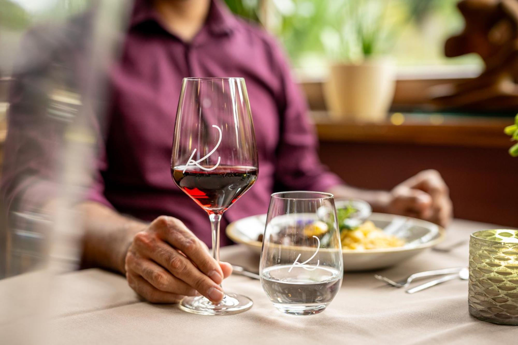 Weinhotel Restaurant Klostermuehle Ockfen 外观 照片